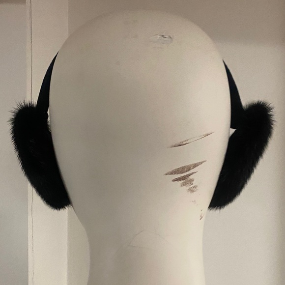 Black Vintage Fur Ear Muffs - Picture 3 of 4